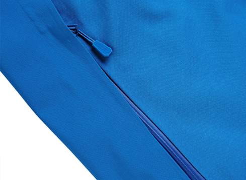 中高端品牌沖鋒衣定制團隊服裝生產(chǎn)