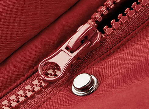 外貿(mào)品牌定制加工廠家專業(yè)生產(chǎn)潮牌羽絨服