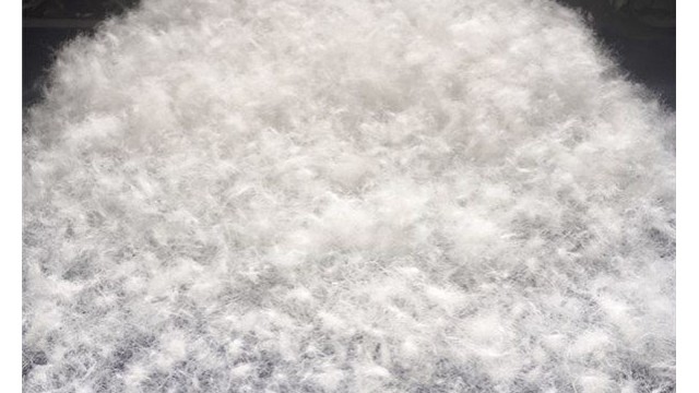 羽絨服加工廠告訴您，充絨量多少才真保暖？