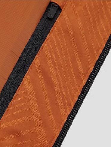 羽絨服工廠來(lái)圖來(lái)樣貼牌代工品牌加厚羽絨服